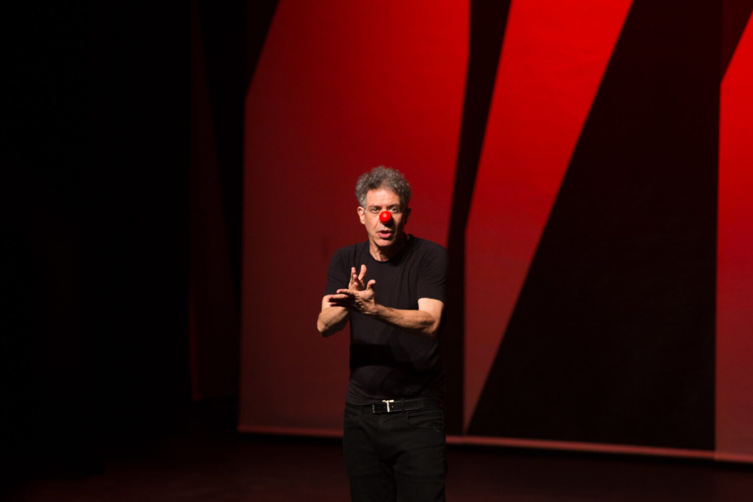 Rede Fringe lança série de cursos gratuitos com Hugo Possolo e SP Escola de Teatro Rede Fringe