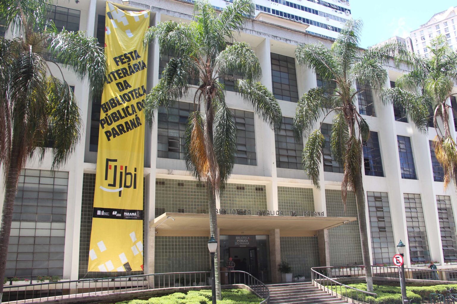 Flibi 2025 destaca “Escritas daqui” e celebra literatura paranaense na Biblioteca Pública do Paraná