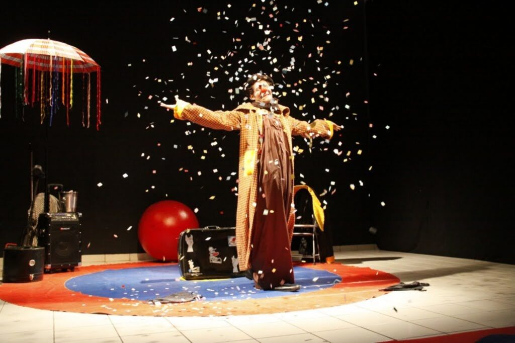 Abraçando Arapoti leva teatro, oficinas e debates para escolas do município